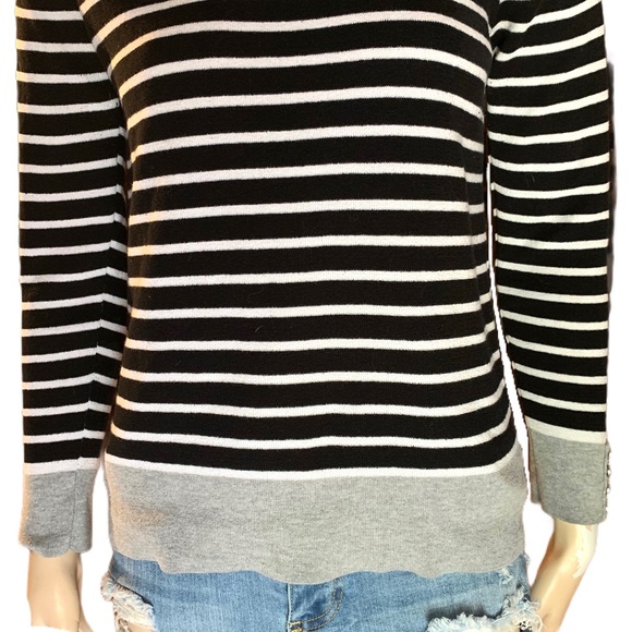3/$30 Jessica Black & White Striped Sweater Size M - Picture 3 of 14